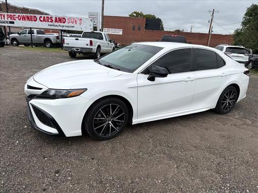 Super White 2021 Toyota Camry SE