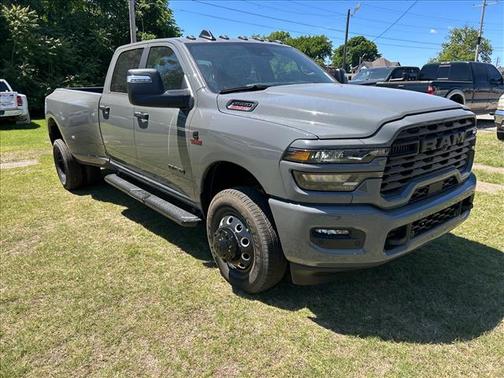Ceramic Gray Clear Coat 2026 RAM 3500 Big Horn