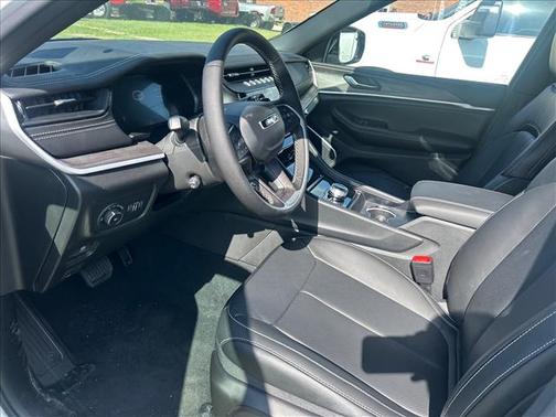 Bright White Clear Coat 2026 Jeep Grand Cherokee Limited