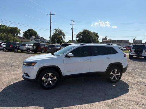 Bright White Clear Coat 2019 Jeep Cherokee Limited