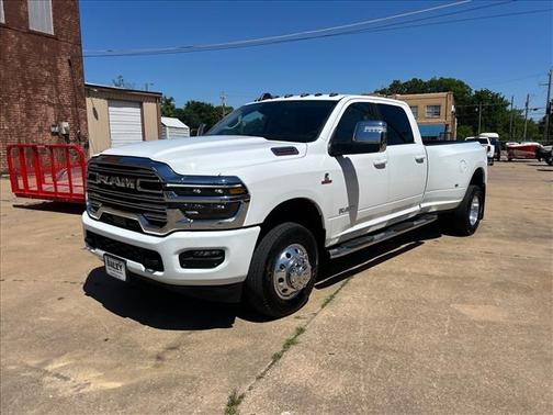 Bright White Clearcoat 2025 RAM 3500 Laramie Crew Cab 4x4 8' Box