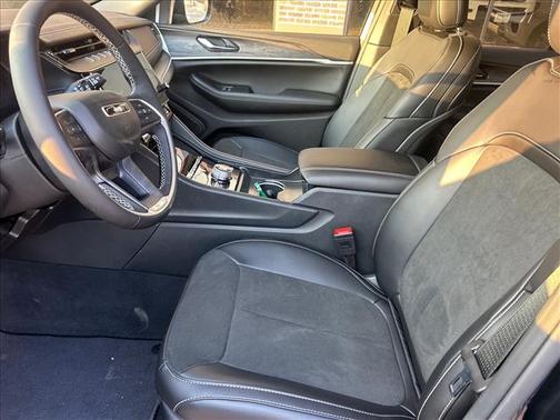 2026 Jeep Grand Cherokee Altitude