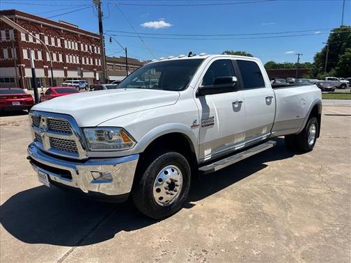 Bright White Clear Coat 2018 RAM 3500 Laramie