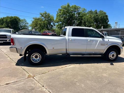 Bright White Clear Coat 2018 RAM 3500 Laramie