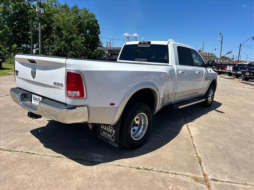 Bright White Clear Coat 2018 RAM 3500 Laramie
