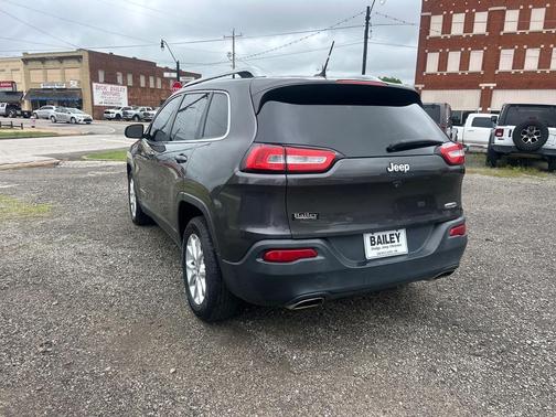 Granite Crystal Metallic Clearcoat 2015 Jeep Cherokee Latitude