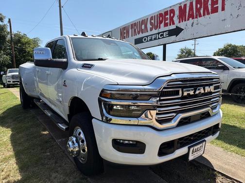 Bright White Clear Coat 2025 RAM 3500 Laramie