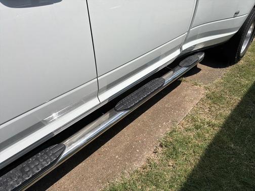 Bright White Clear Coat 2025 RAM 3500 Laramie