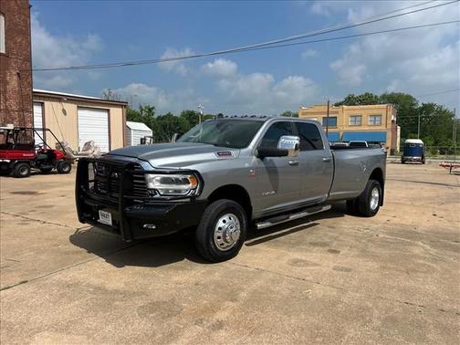 Billet Silver Metallic Clear Coat 2024 RAM 3500 Laramie