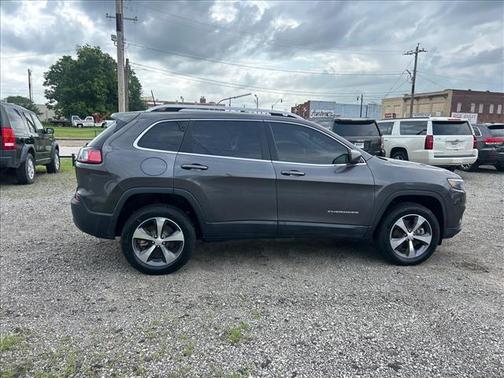 Granite Crystal Metallic Clearcoat 2019 Jeep Cherokee Limited