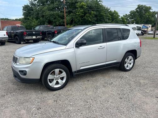 Bright Silver Metallic Clearcoat 2012 Jeep Compass Sport