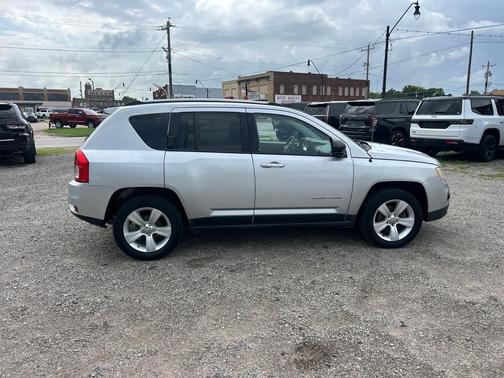 Bright Silver Metallic Clearcoat 2012 Jeep Compass Sport