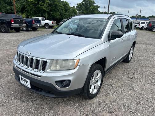 Bright Silver Metallic Clearcoat 2012 Jeep Compass Sport