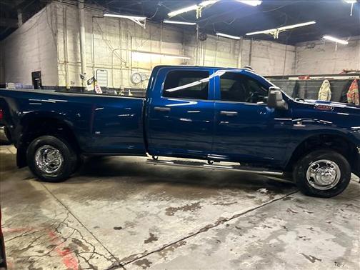 2024 RAM 3500 Tradesman Crew Cab 4x4 8' Box