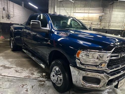 2024 RAM 3500 Tradesman Crew Cab 4x4 8' Box