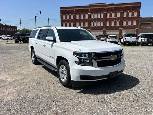 Summit White 2019 Chevrolet Suburban LT