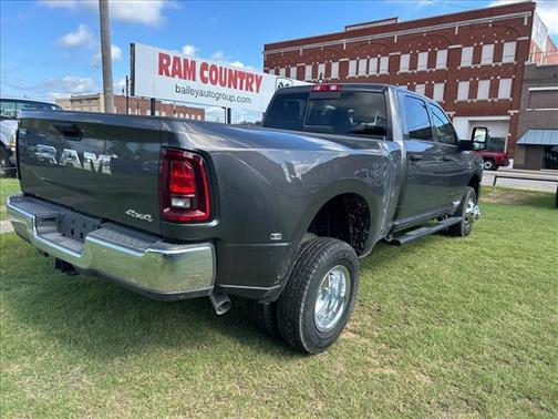 Granite Crystal Metallic Clear Coat 2026 RAM 3500 Tradesman
