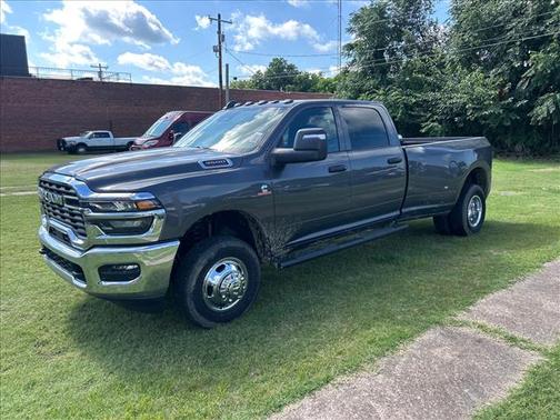 Granite Crystal Metallic Clear Coat 2026 RAM 3500 Tradesman