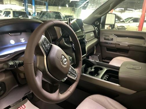 2026 RAM 3500 Laramie Crew Cab 4x4 8' Box