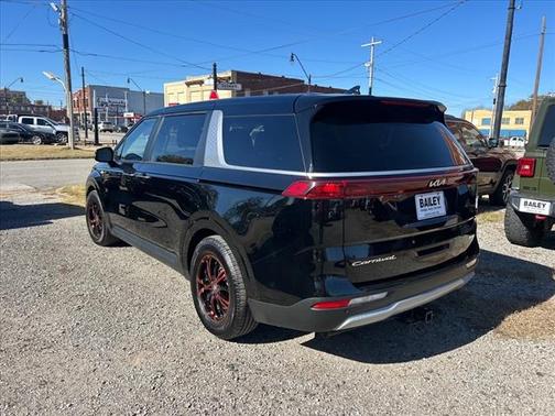 2022 Kia Carnival LX