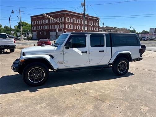 Bright White Clear Coat 2023 Jeep Gladiator Overland
