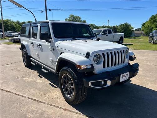 Bright White Clear Coat 2023 Jeep Gladiator Overland