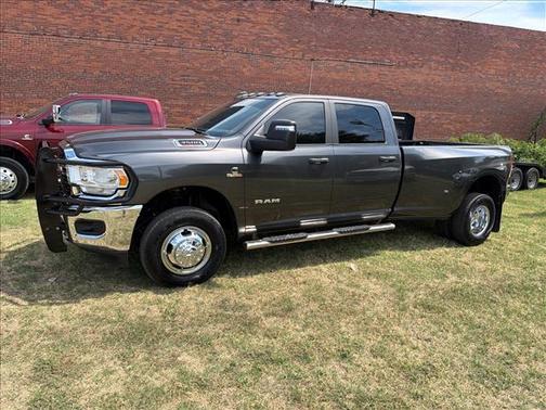 Granite Crystal Metallic Clear Coat 2023 RAM 3500 Big Horn