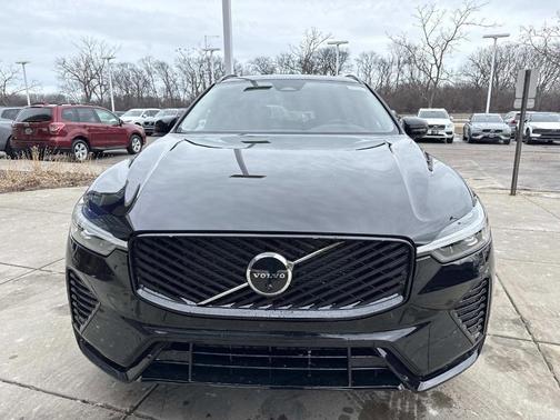 2026 Volvo XC60 B5 Plus