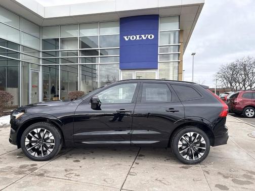 2026 Volvo XC60 B5 Plus