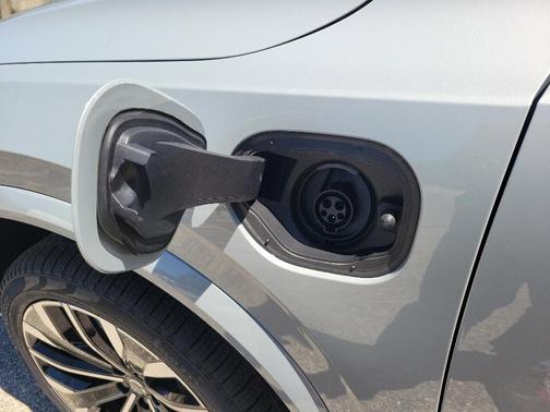 2025 Volvo XC90 Plug-In Hybrid T8 Plus 7-Seater