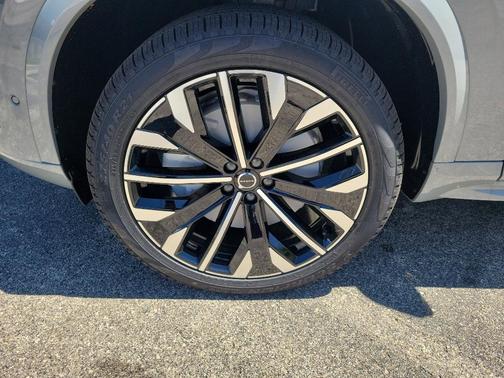 2025 Volvo XC90 Plug-In Hybrid T8 Plus 7-Seater