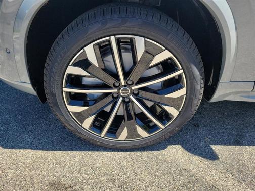 2025 Volvo XC90 Plug-In Hybrid T8 Plus 7-Seater