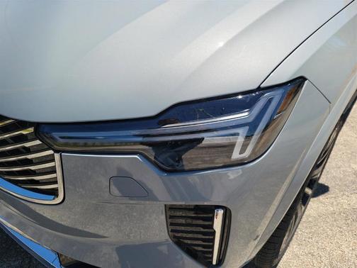 2025 Volvo XC90 Plug-In Hybrid T8 Plus 7-Seater
