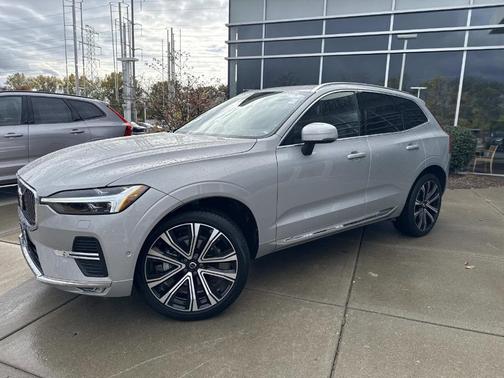 2023 Volvo XC60 B5 Ultimate Bright Theme