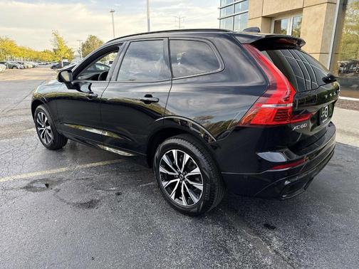 2025 Volvo XC60 B5 Plus