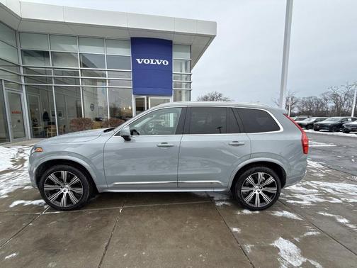2025 Volvo XC90 B6 Plus 7-Seater