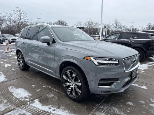 2025 Volvo XC90 B6 Plus 7-Seater