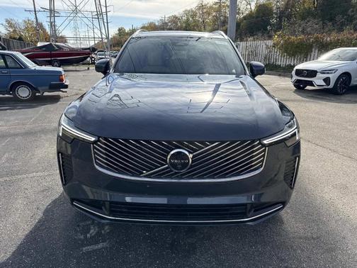 2026 Volvo XC90 B6 Plus 7-Seater