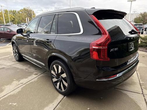 2023 Volvo XC90 Recharge Plug-In Hybrid T8 Ultimate 6-Seater