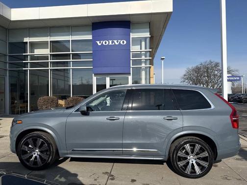 2023 Volvo XC90 B6 Ultimate 7-Seater