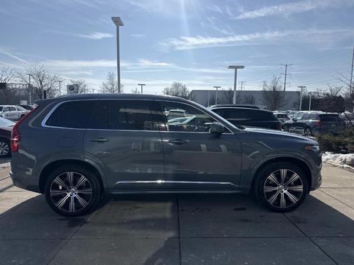 2023 Volvo XC90 B6 Ultimate 7-Seater