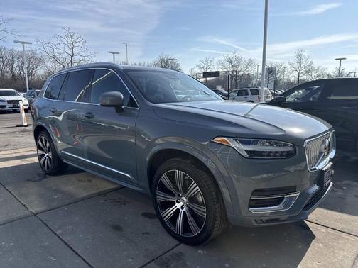 2023 Volvo XC90 B6 Ultimate 7-Seater