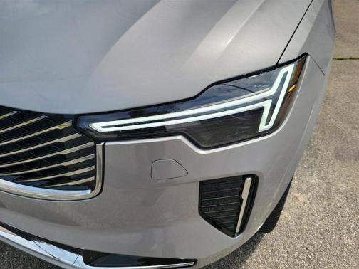 2025 Volvo XC90 Plug-In Hybrid T8 Plus 6-Seater