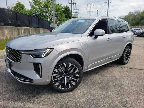 2025 Volvo XC90 Plug-In Hybrid T8 Plus 6-Seater