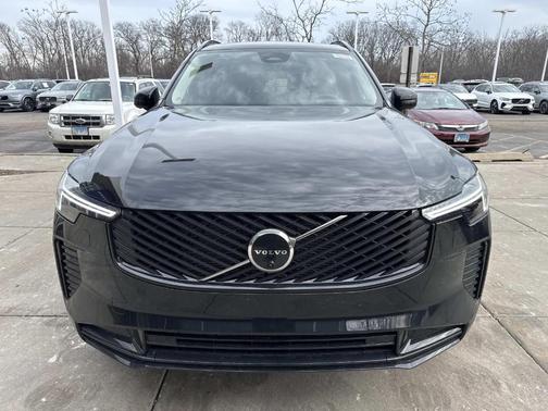 2026 Volvo XC90 B6 Ultra Dark Theme 6-Seater