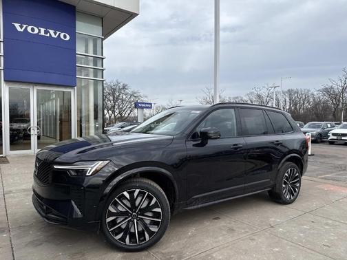 2026 Volvo XC90 B6 Ultra Dark Theme 6-Seater