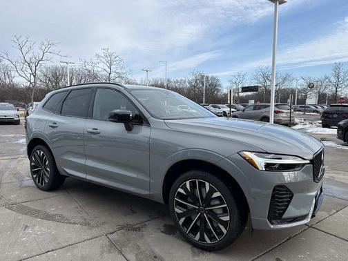 2026 Volvo XC60 B5 Ultra