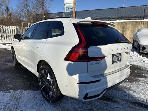 2026 Volvo XC60 B5 Plus