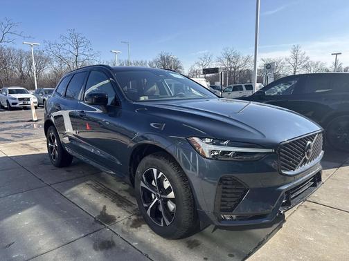 2026 Volvo XC60 B5 Core