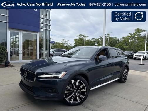 Denim Blue Metallic 2025 Volvo V60 Cross Country B5 Ultra